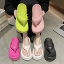 Wear-resistant flip-flops women's summer muffin thick-soled height-increasing sandals beach slope heel strength flip-toe slippers